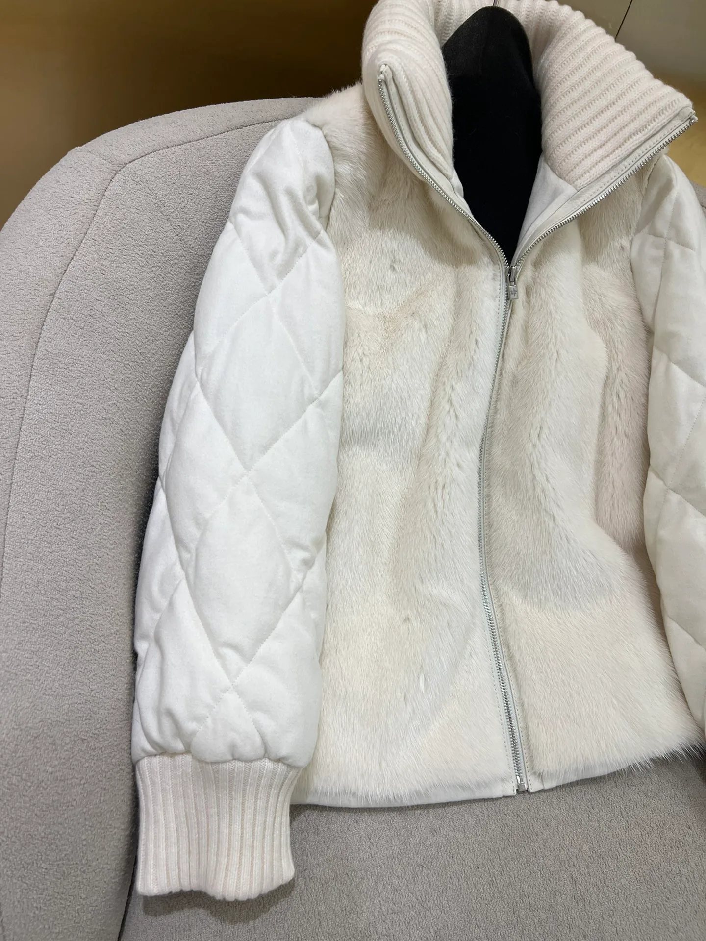 Куртки И Пуховики Женские Loro Piana 19779146