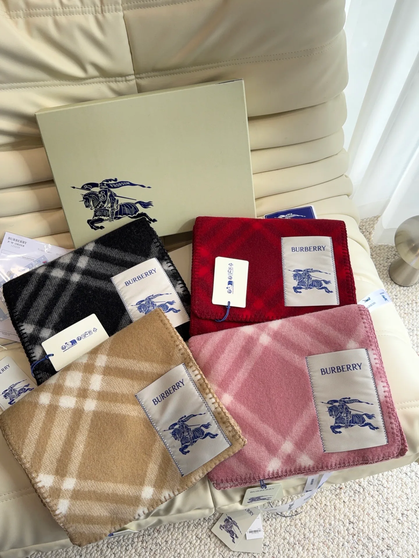 Шарфы Burberry 18104960
