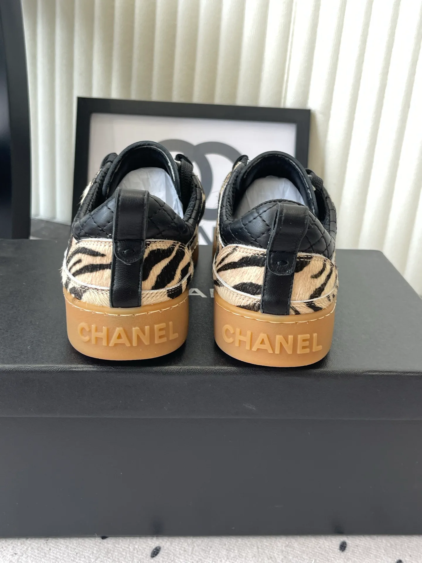Кроссовки Женские Chanel 18069879