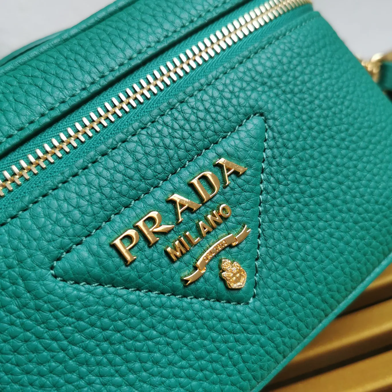 Классические Сумки Женские Prada 12116442