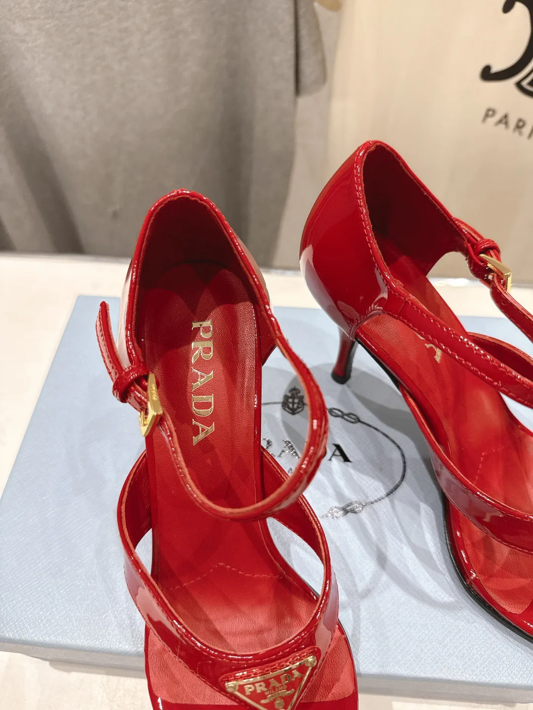 Босоножки Женские Prada 11870160