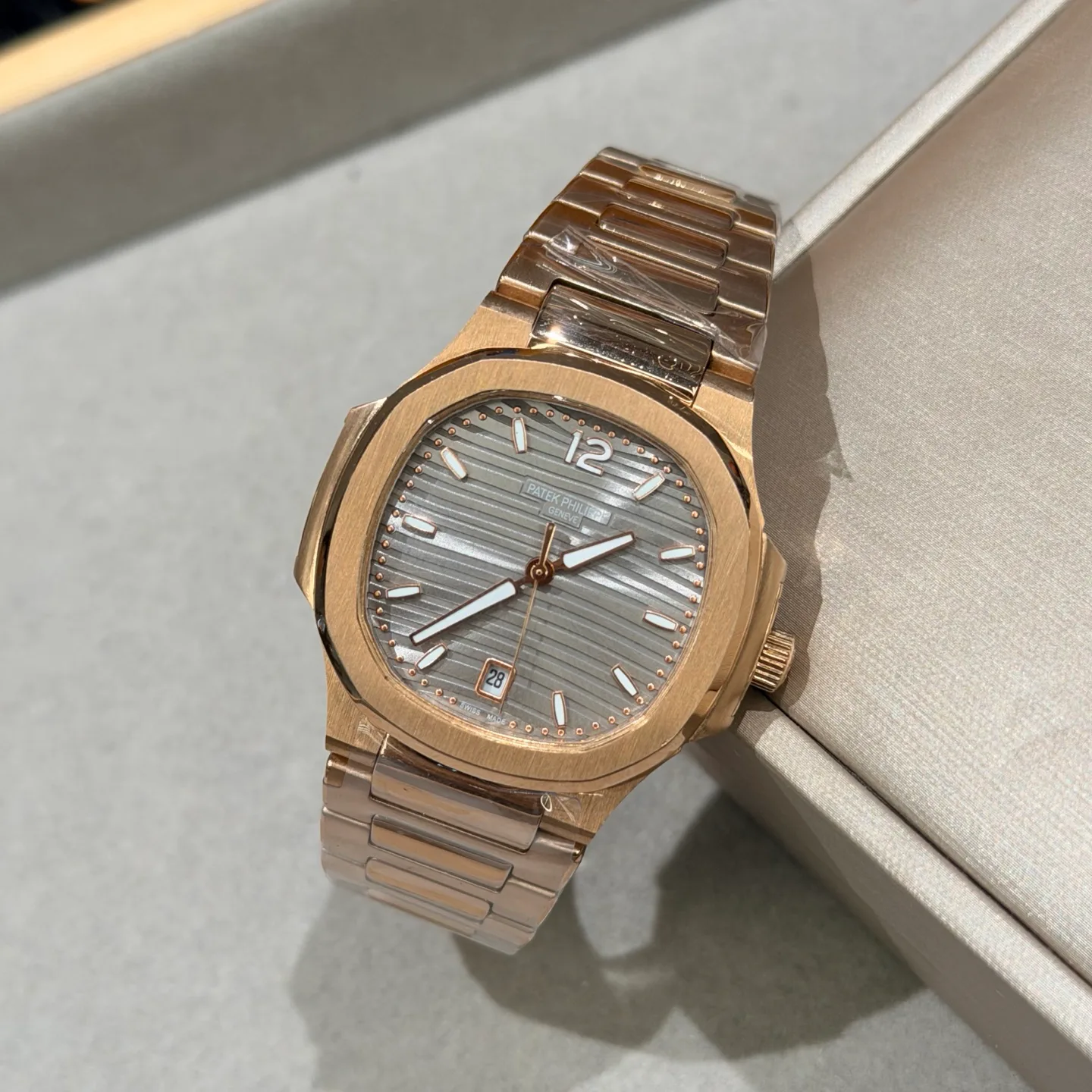 Часы Женские Patek Philippe 18362044