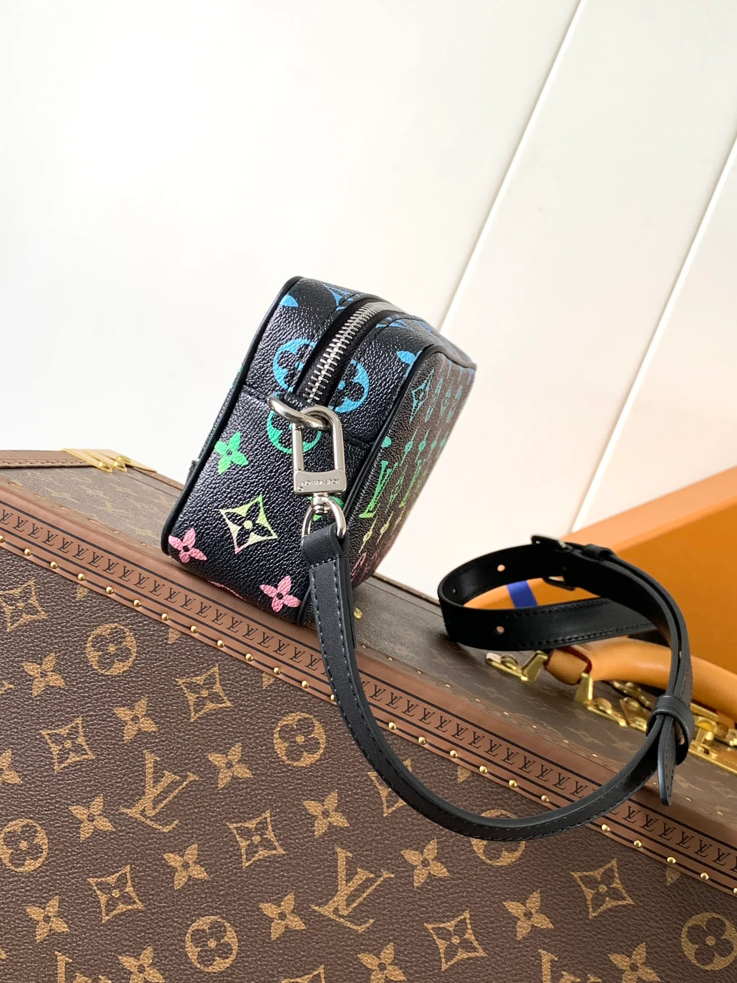 Сумки На Ремне Женские Louis Vuitton 3885415