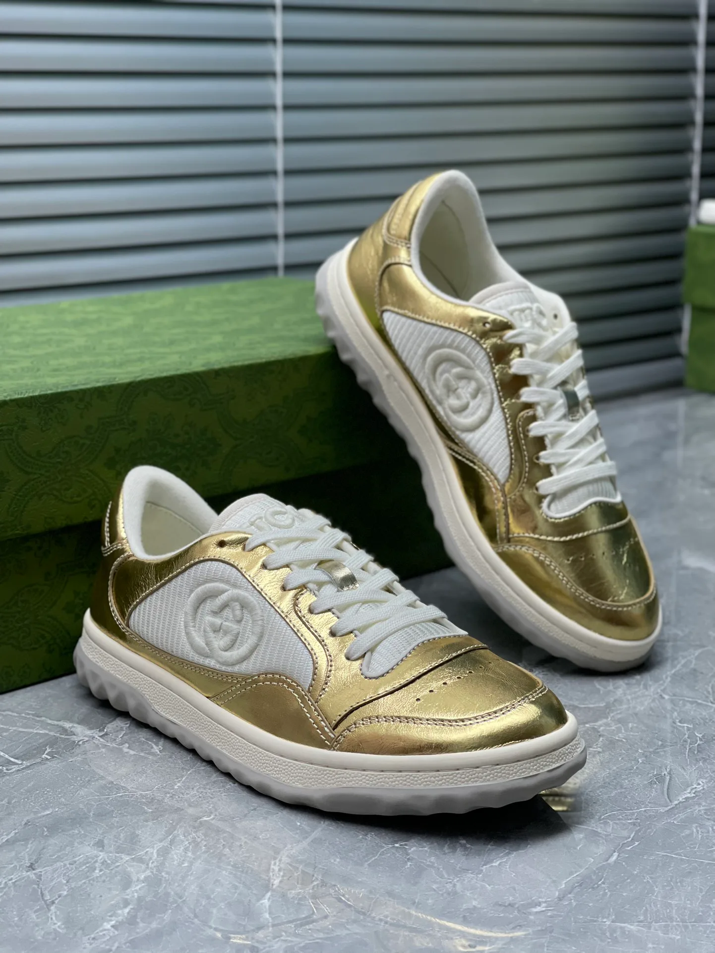 Кроссовки Женские Gucci 5813705