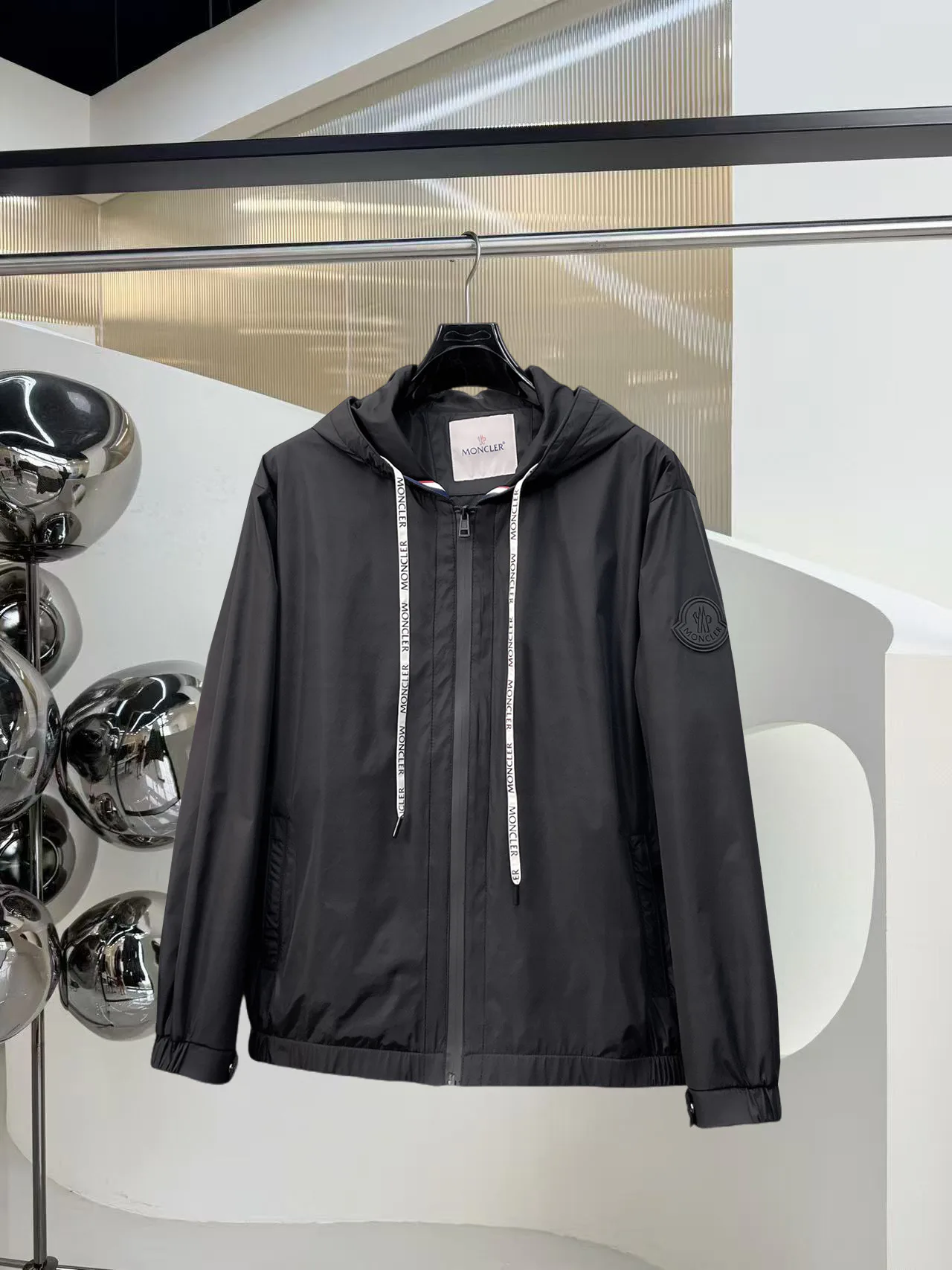 Куртки И Пуховики Мужские Moncler 18191465