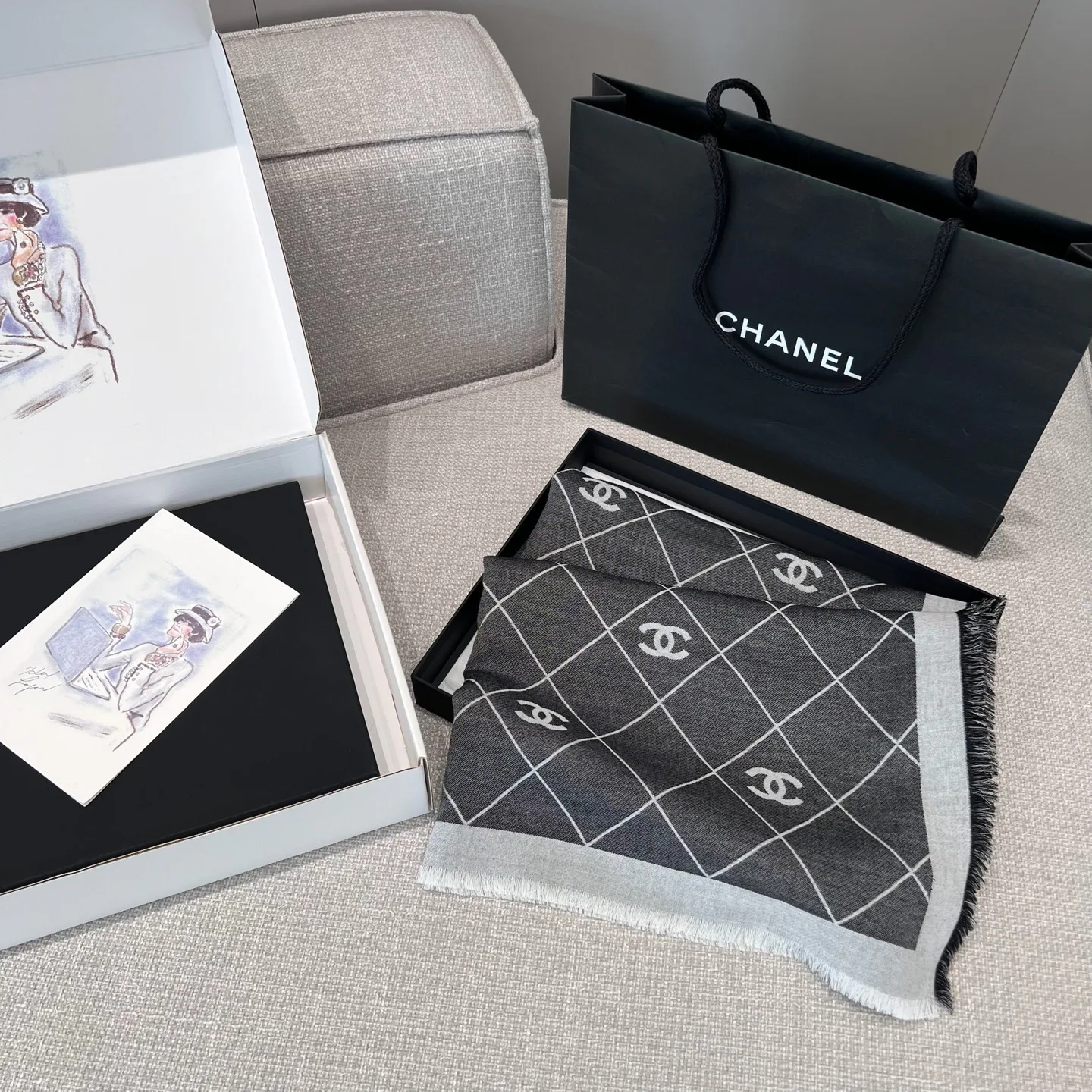 Шарфы Chanel 17913686