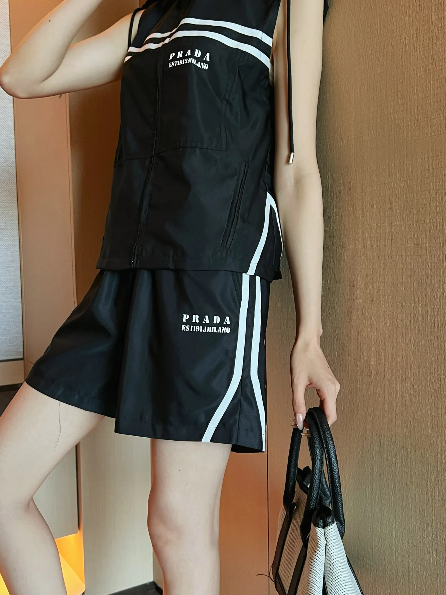 Жилеты Женские Prada 11618012