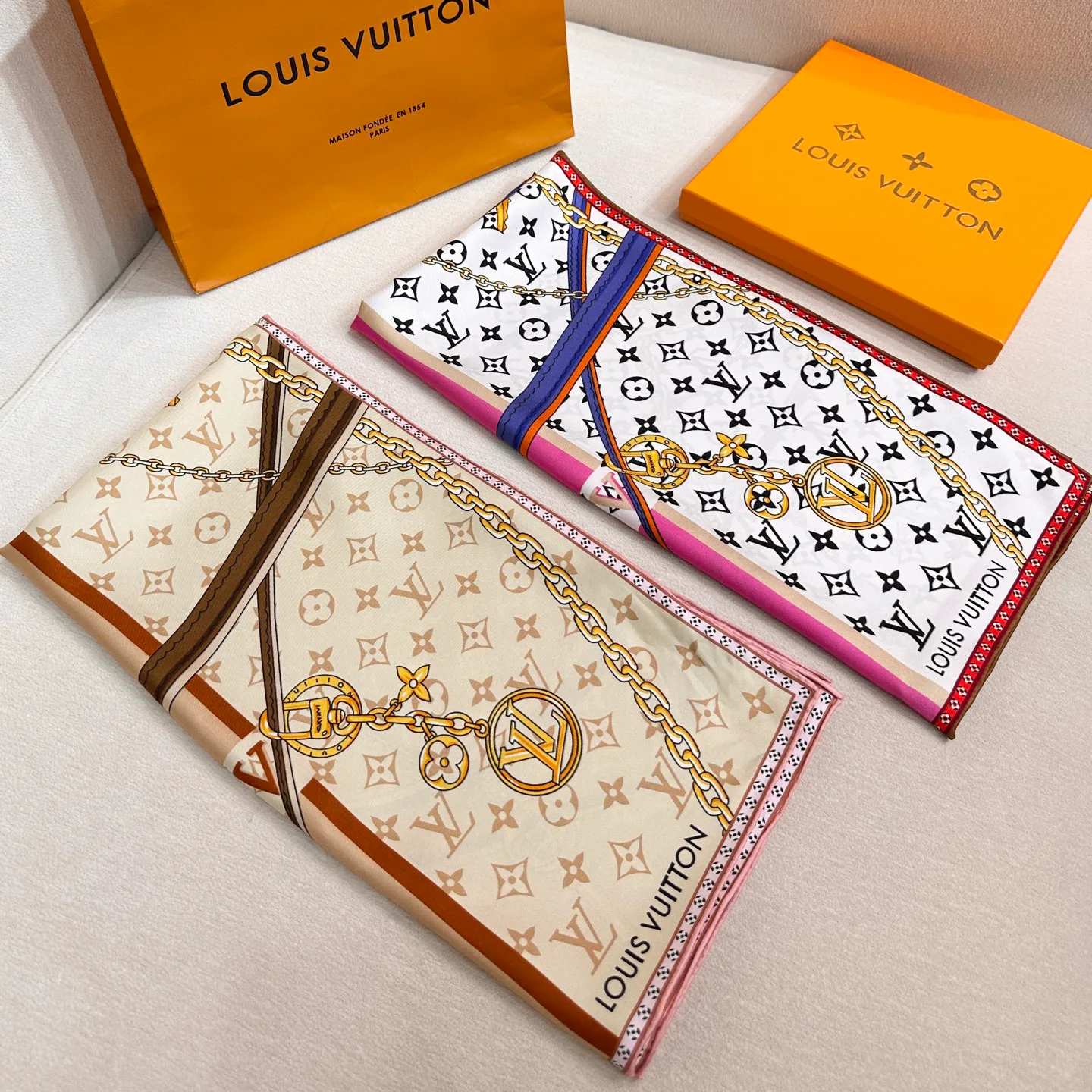 Платки Louis Vuitton 18501130