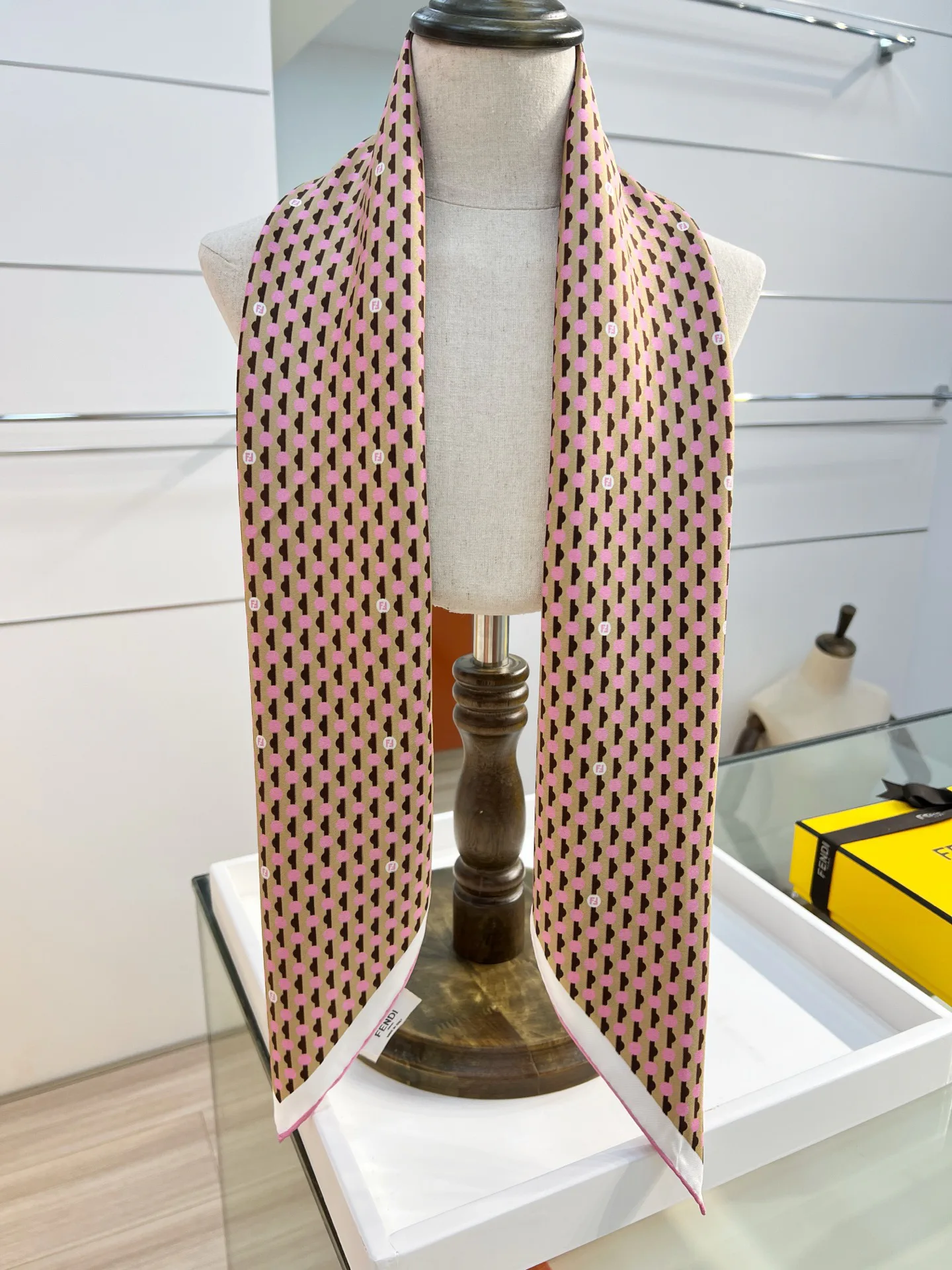 Шарфы Fendi 11394240