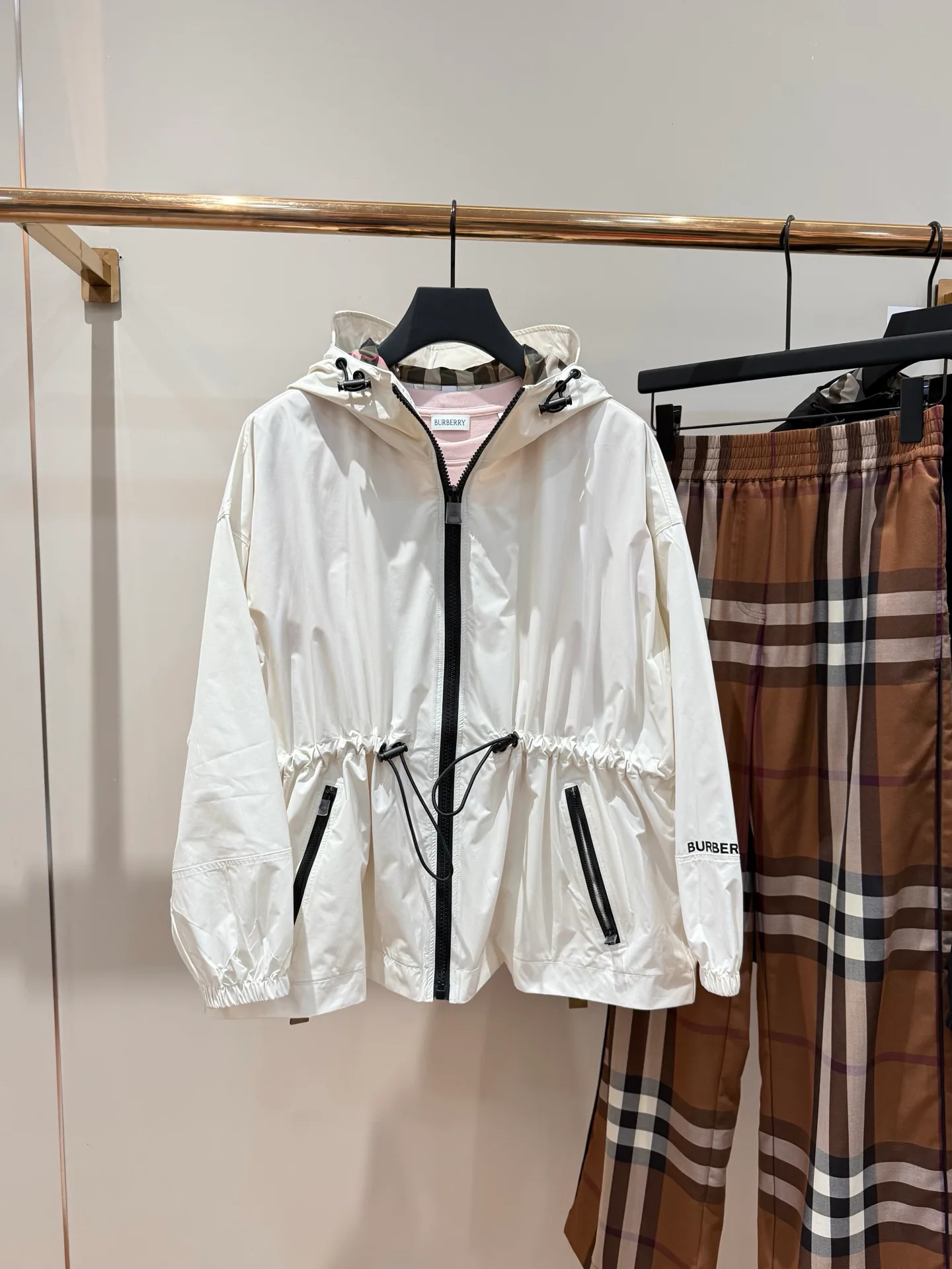 Куртки И Пуховики Женские Burberry 17889944