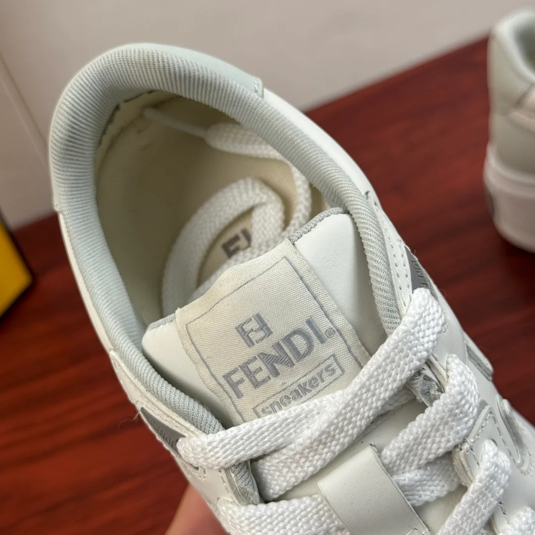 Кроссовки Женские Fendi 18876387