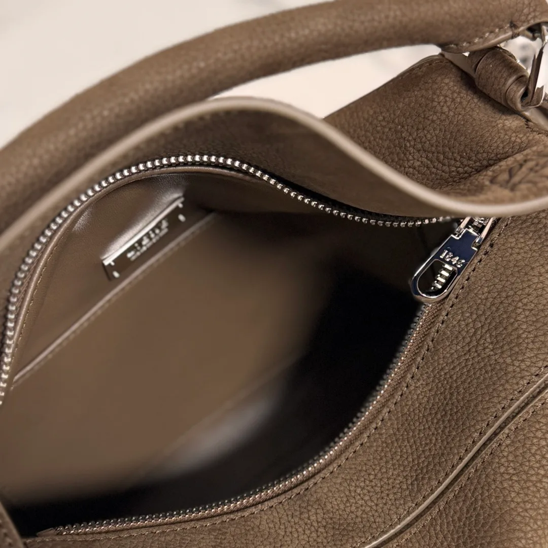 Классические Сумки Женские Loewe 11513663