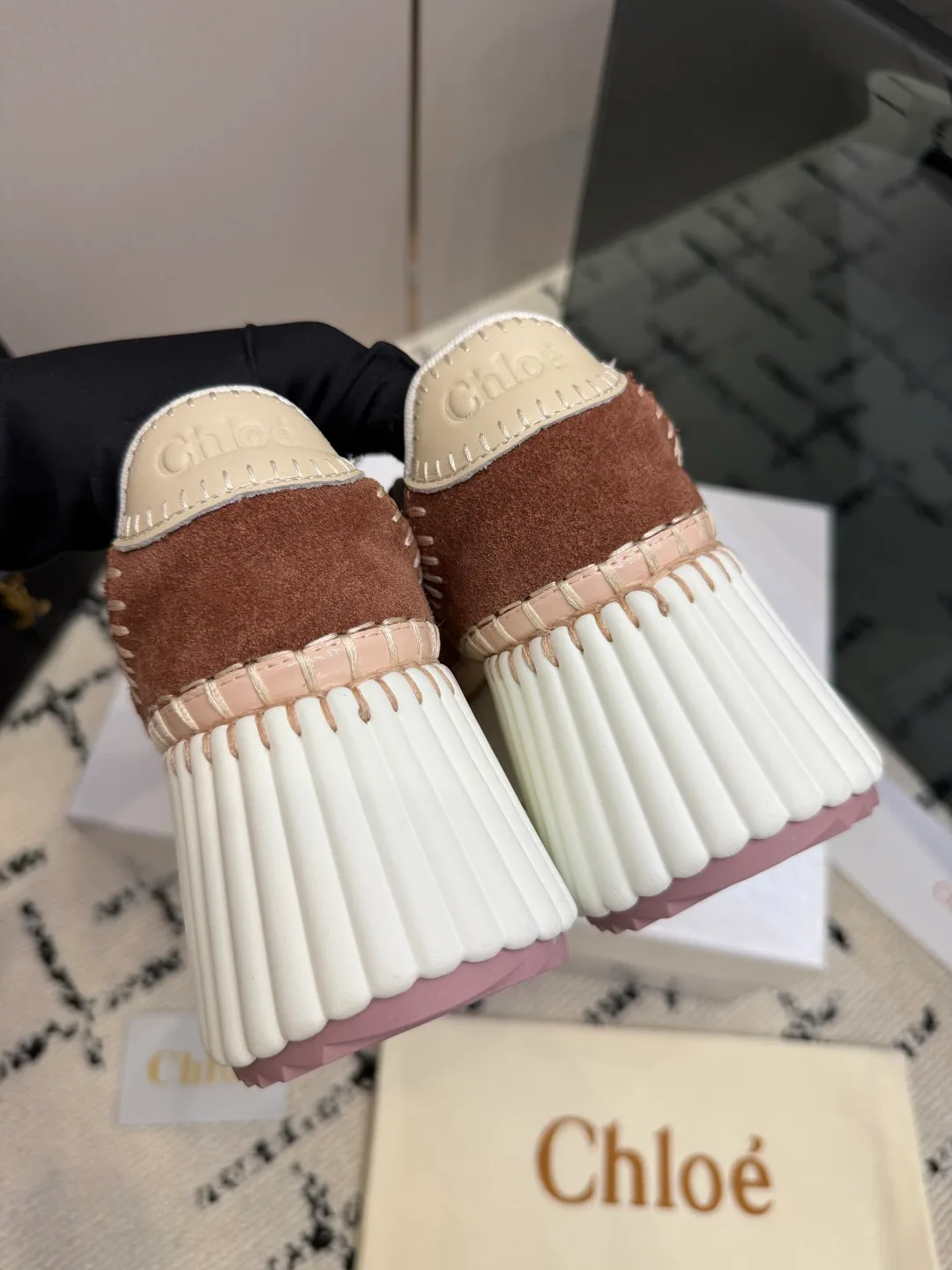 Кроссовки Женские Chloe 19336887