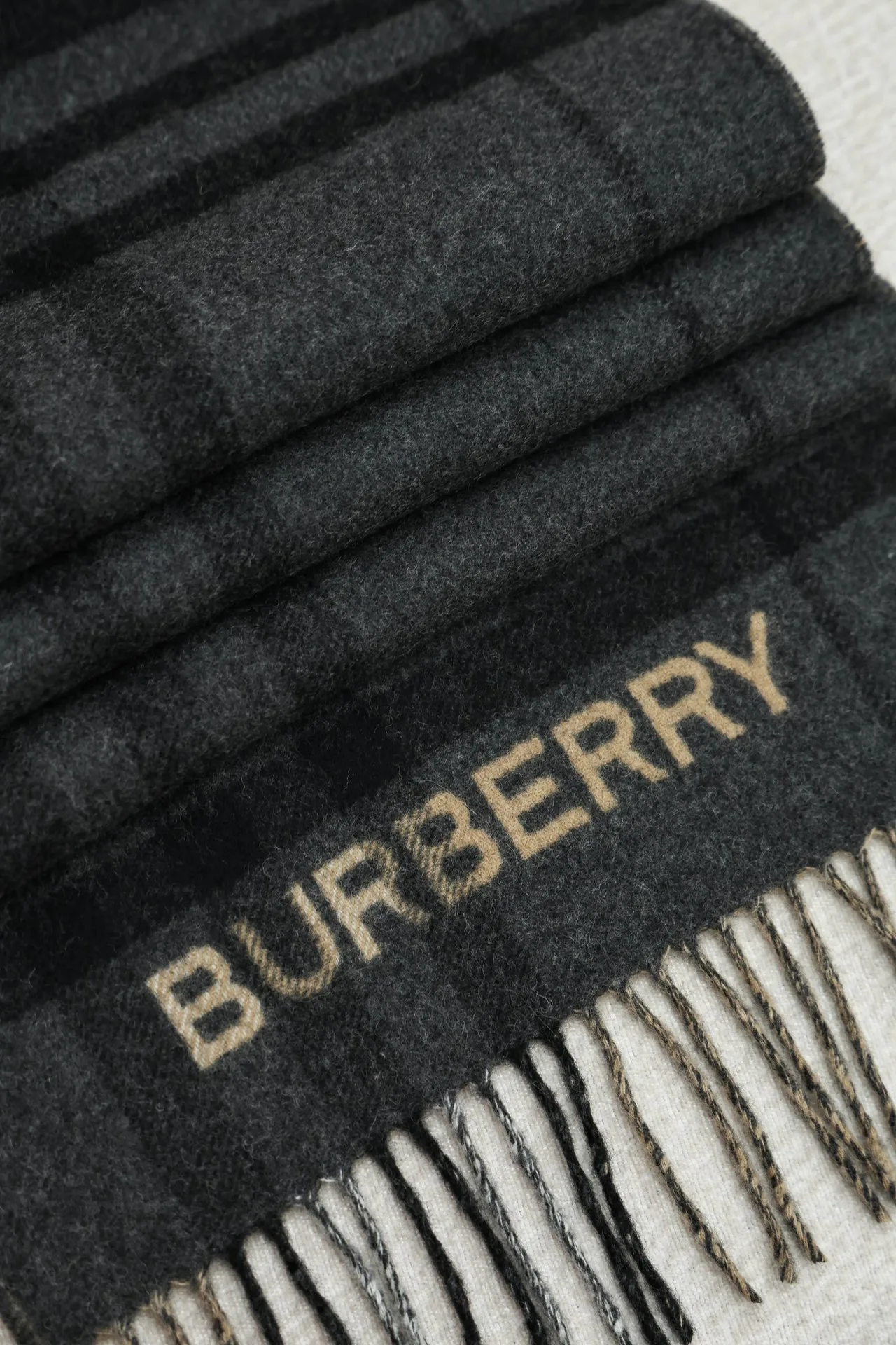 Шарфы Burberry 338237
