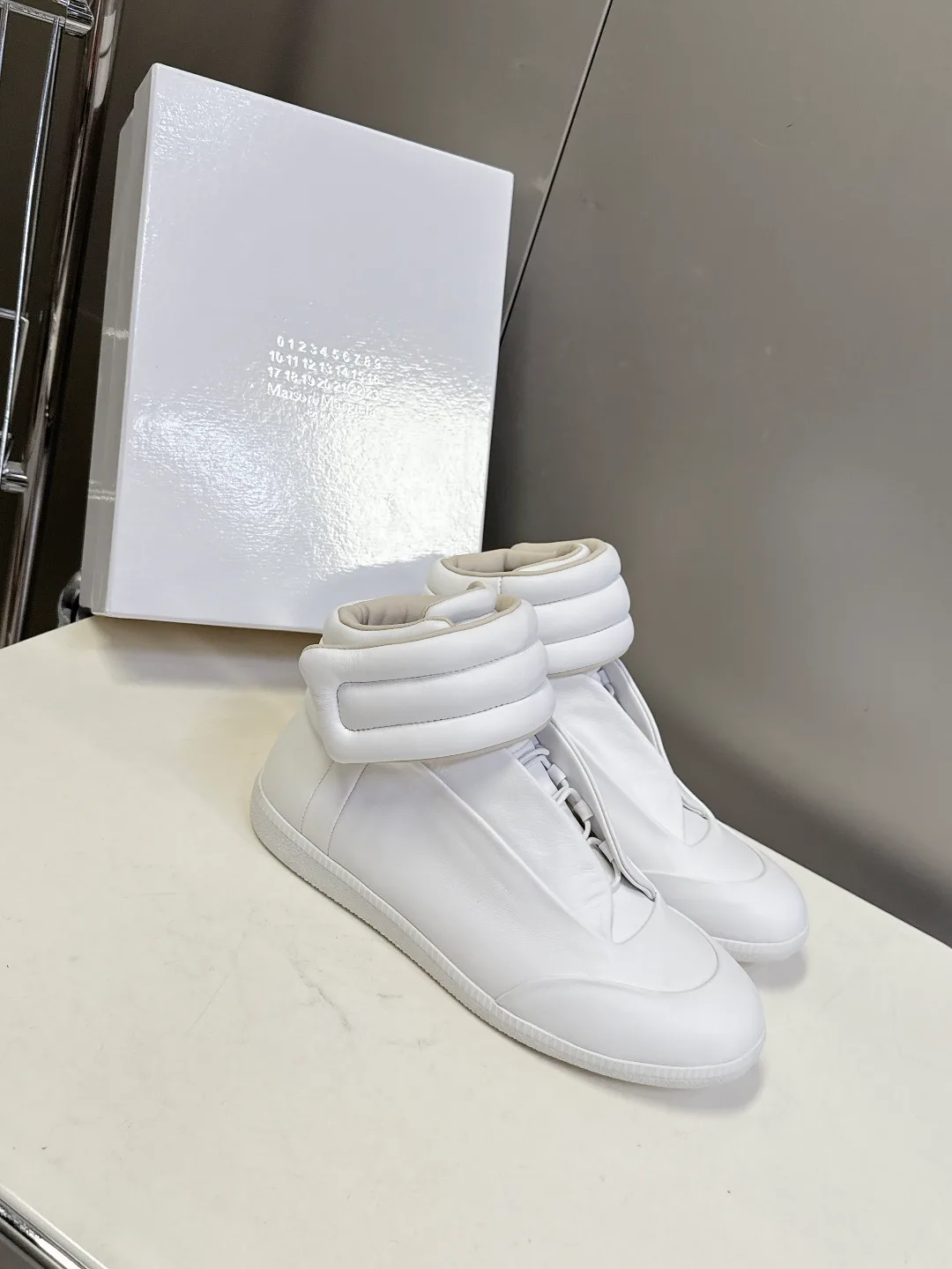 Кроссовки Женские Maison Margiela 14147024