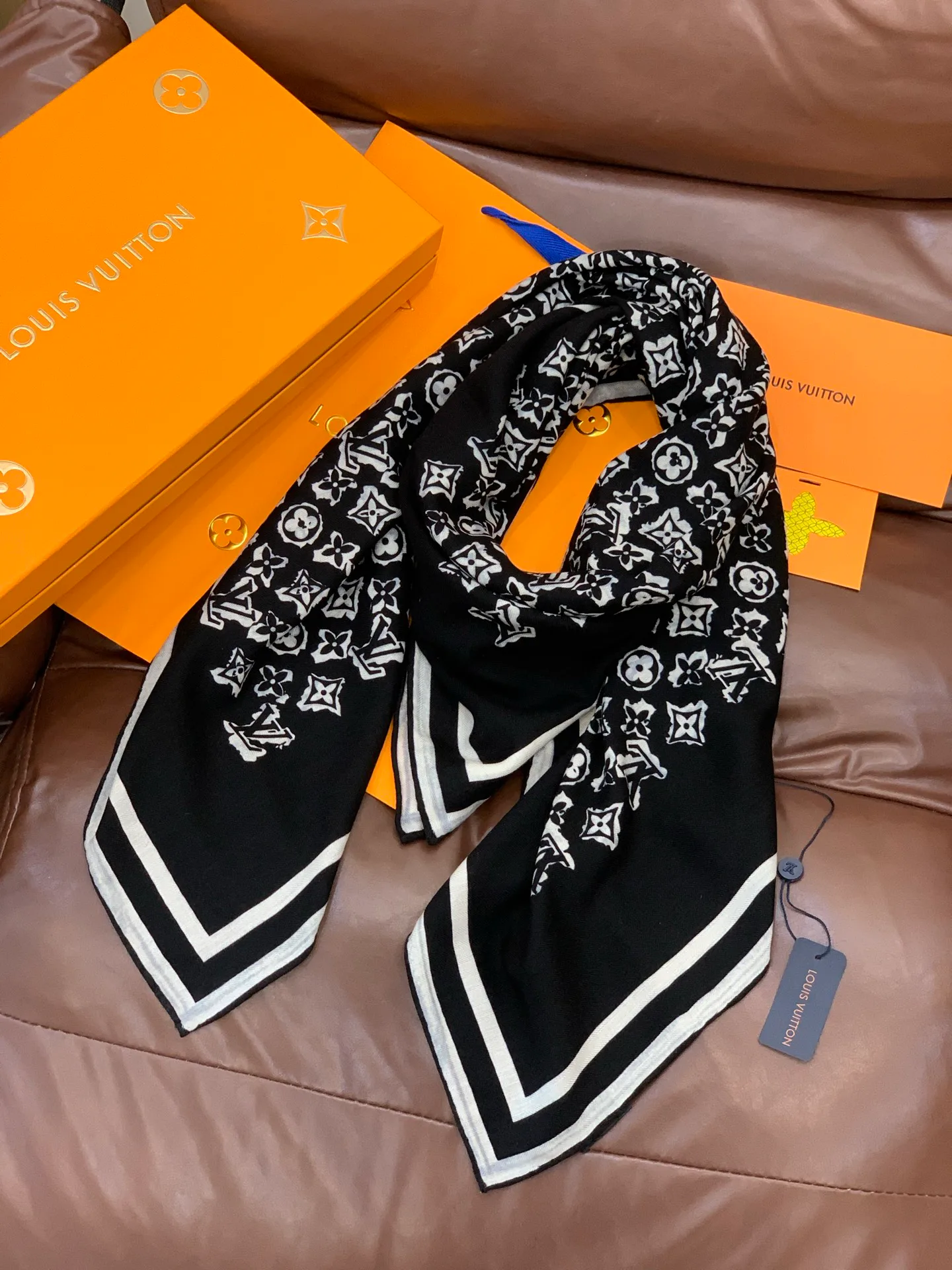 Шарфы Louis Vuitton 318428