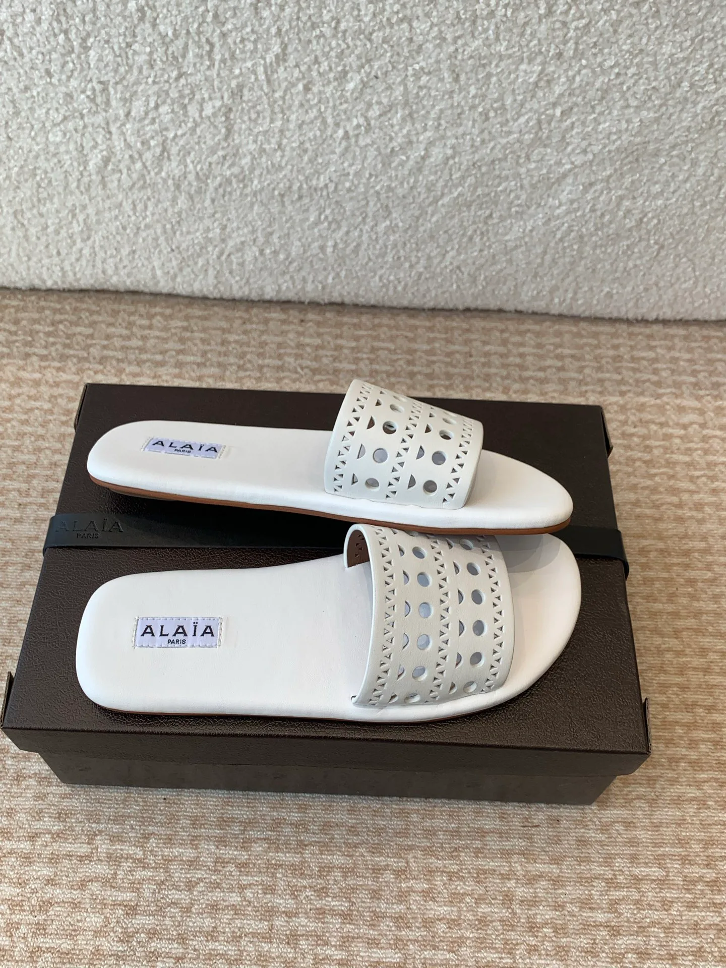 Шлепанцы Женские Alaia 24909