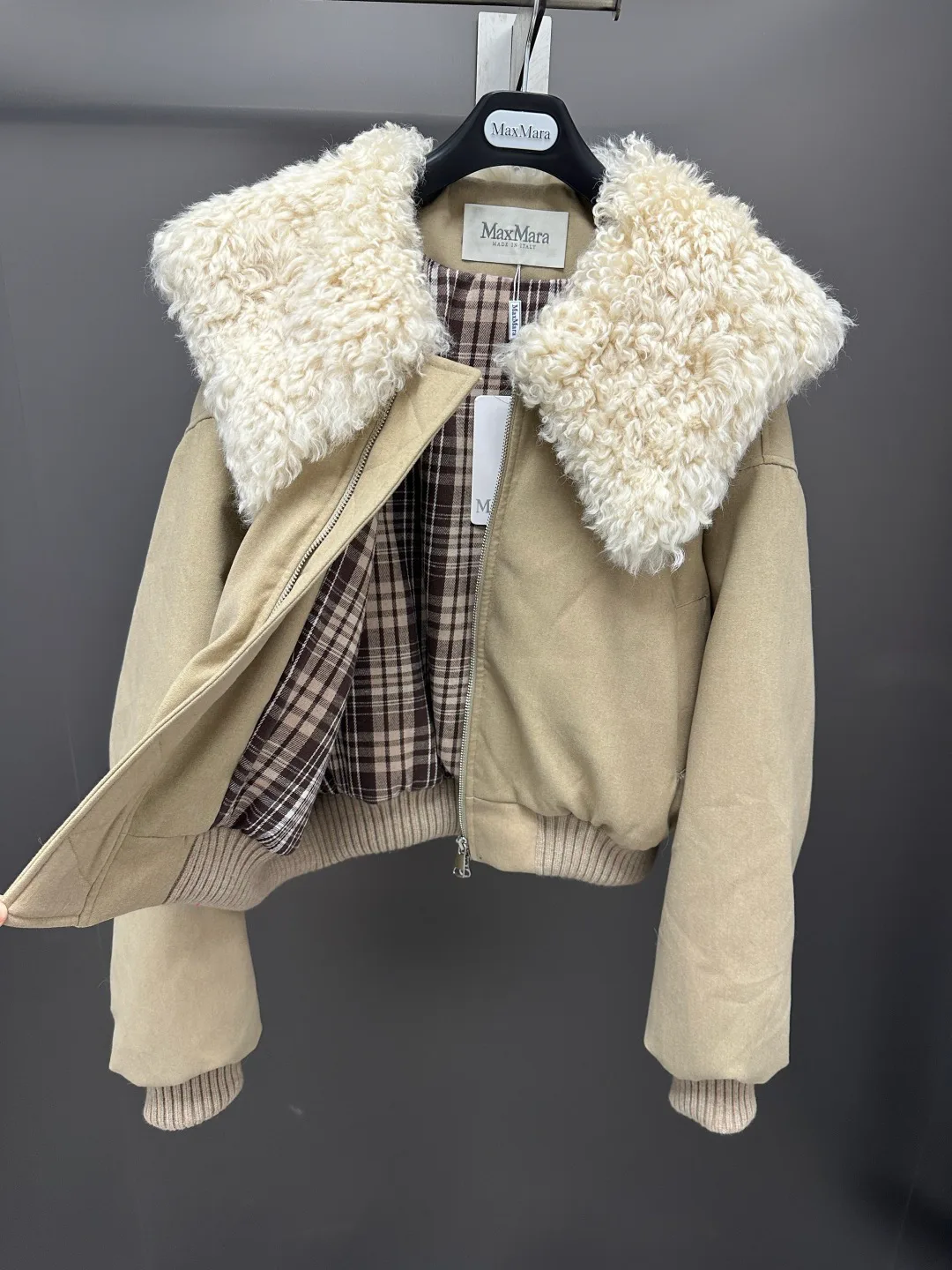 Куртки И Пуховики Женские Max Mara 18902697