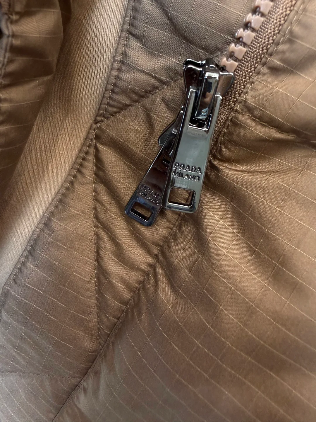 Куртки И Пуховики Женские Prada 19100441