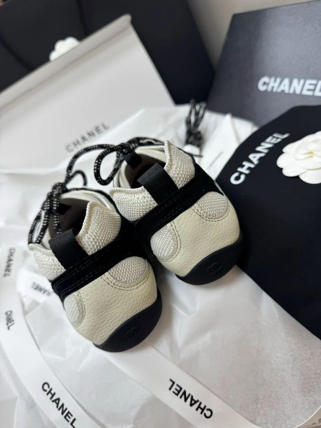 Кроссовки Женские Chanel 17358825