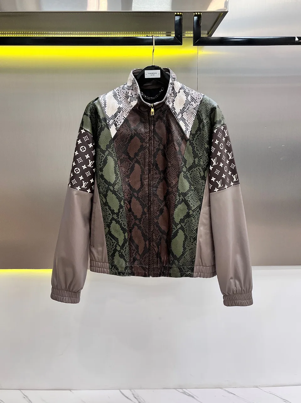 Куртки И Пуховики Мужские Louis Vuitton 119243