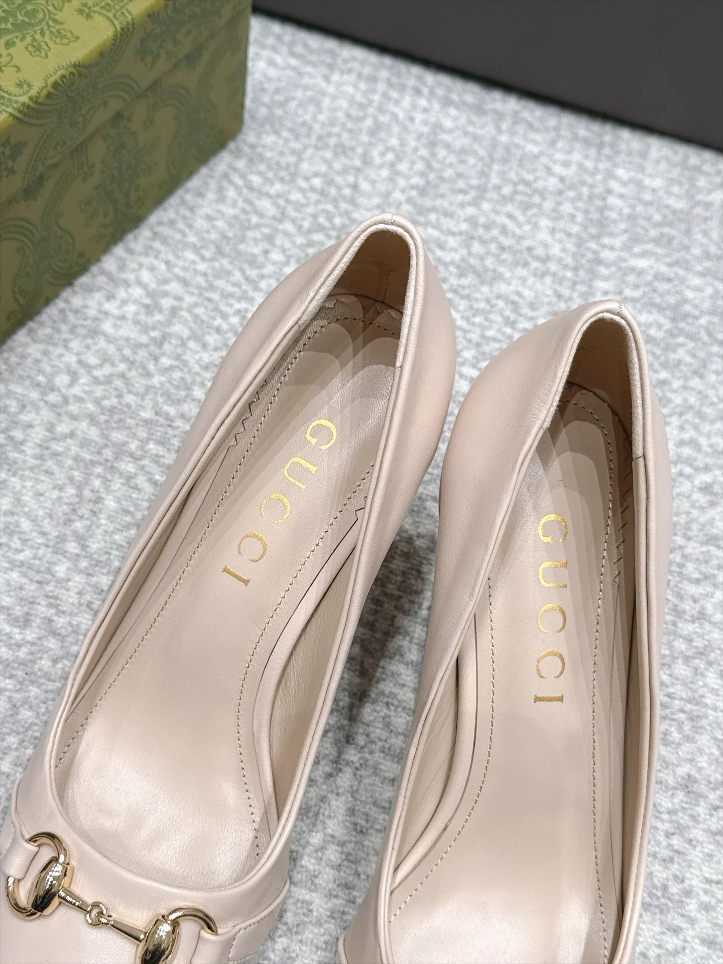 Туфли Женские Gucci 18765534