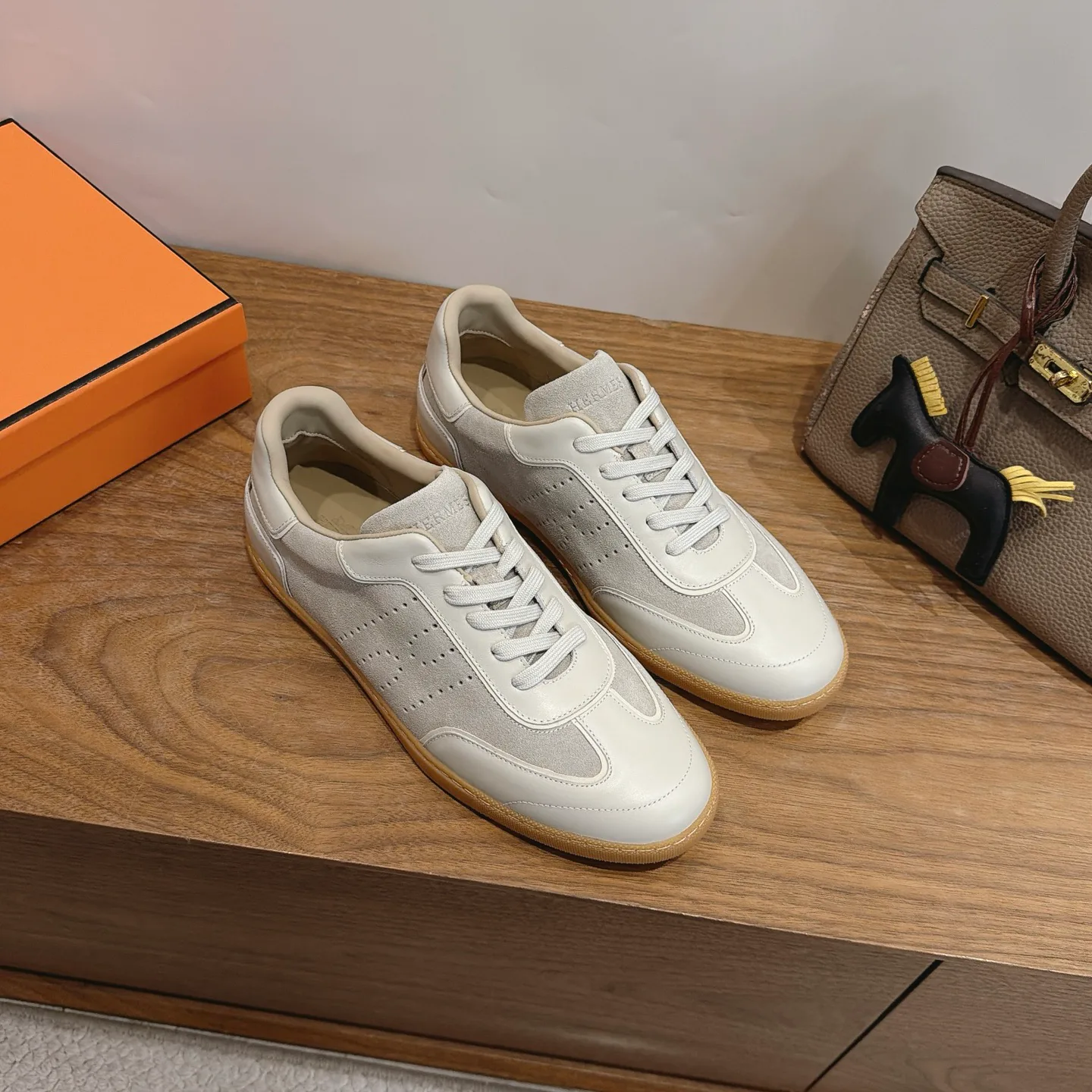 Кроссовки Женские Hermes 18230938