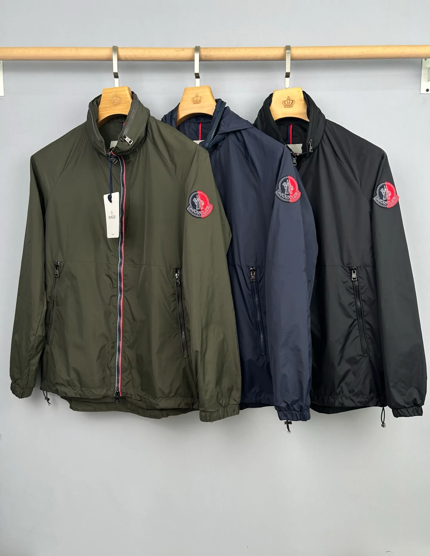 Куртки И Пуховики Мужские Moncler 13137535