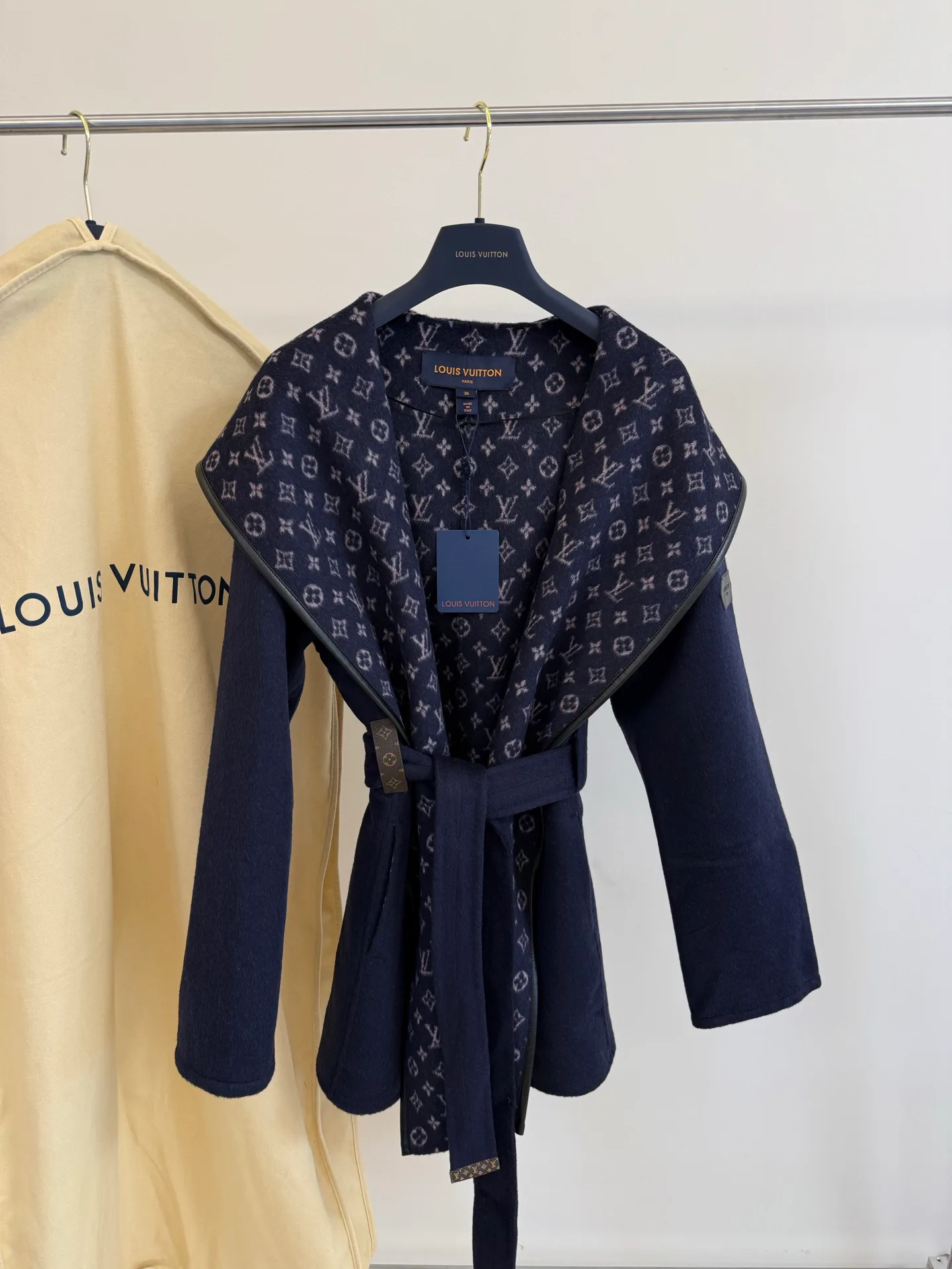 Пальто Женские Louis Vuitton 18601492