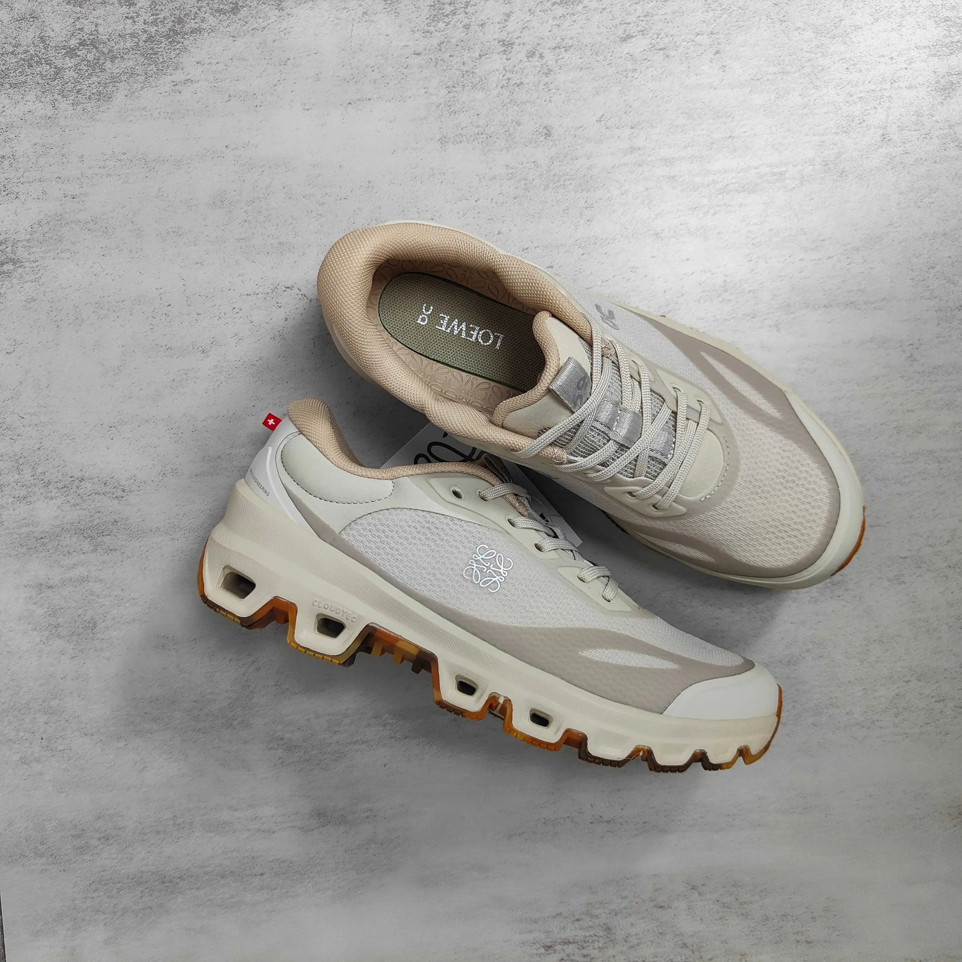 Кроссовки Женские Loewe 108335