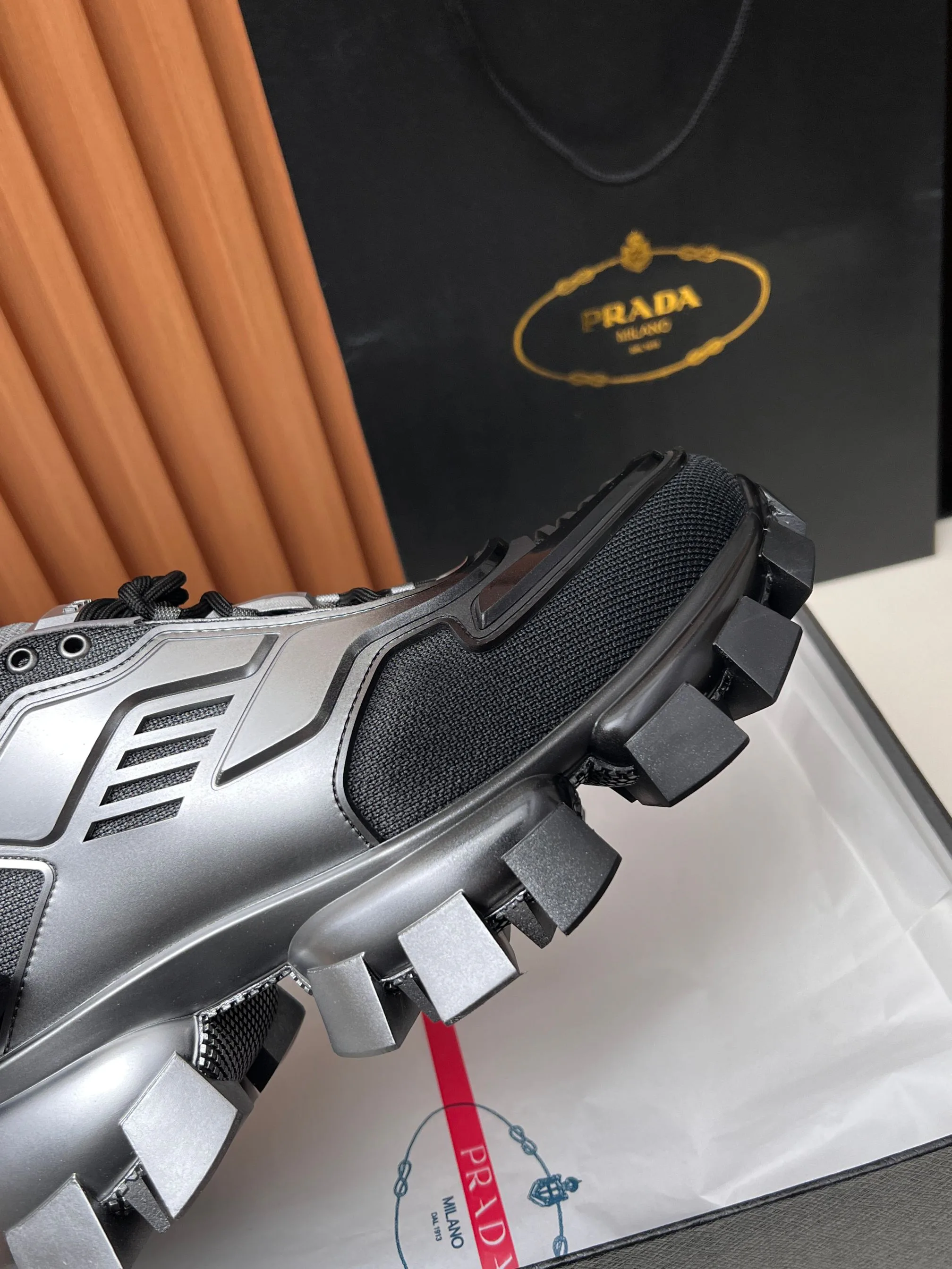 Кроссовки Женские Prada 881669