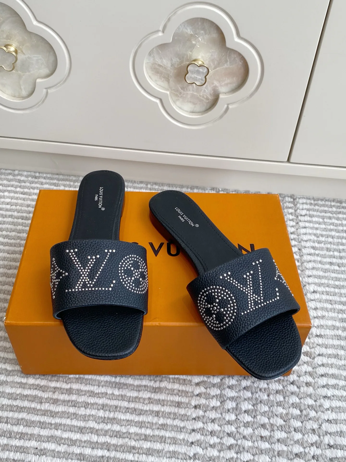Шлепанцы Женские Louis Vuitton 12779823