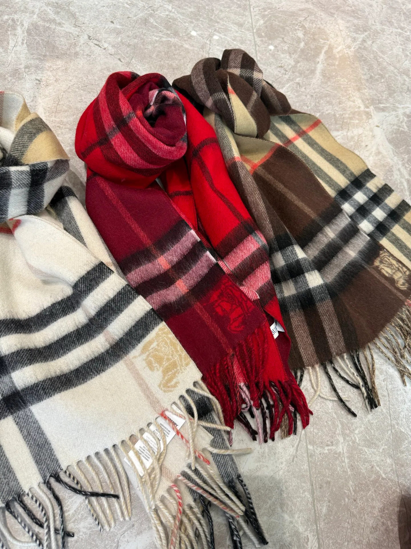 Шарфы Burberry 18275105