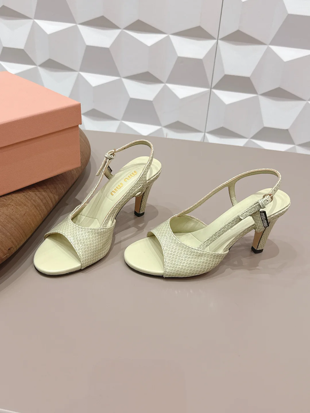 Босоножки Женские Miu Miu 11014324