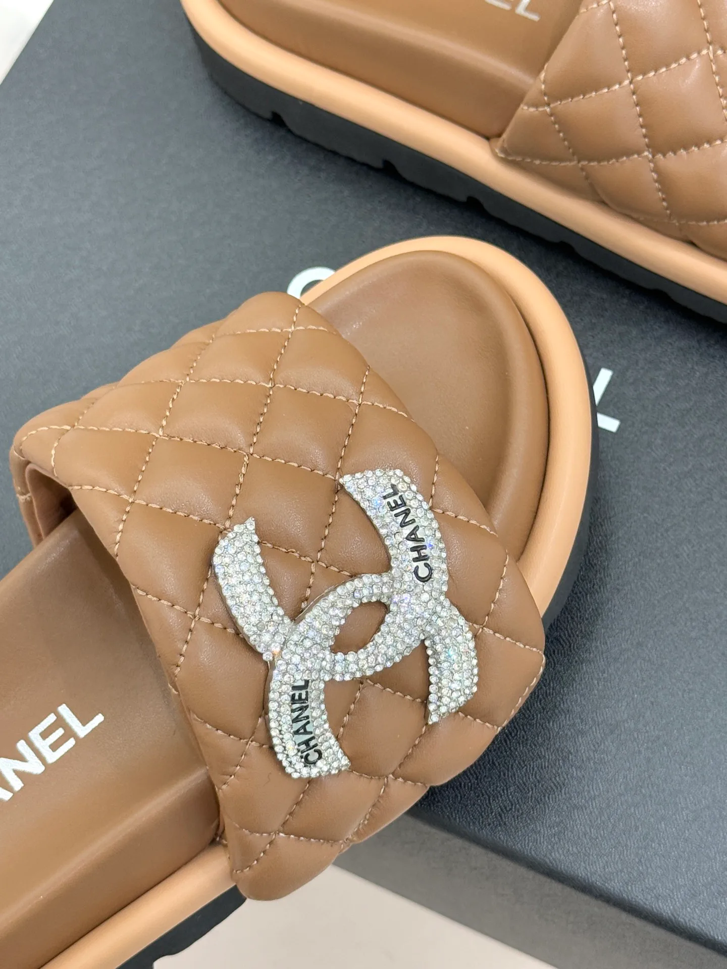 Шлепанцы Женские Chanel 11214864