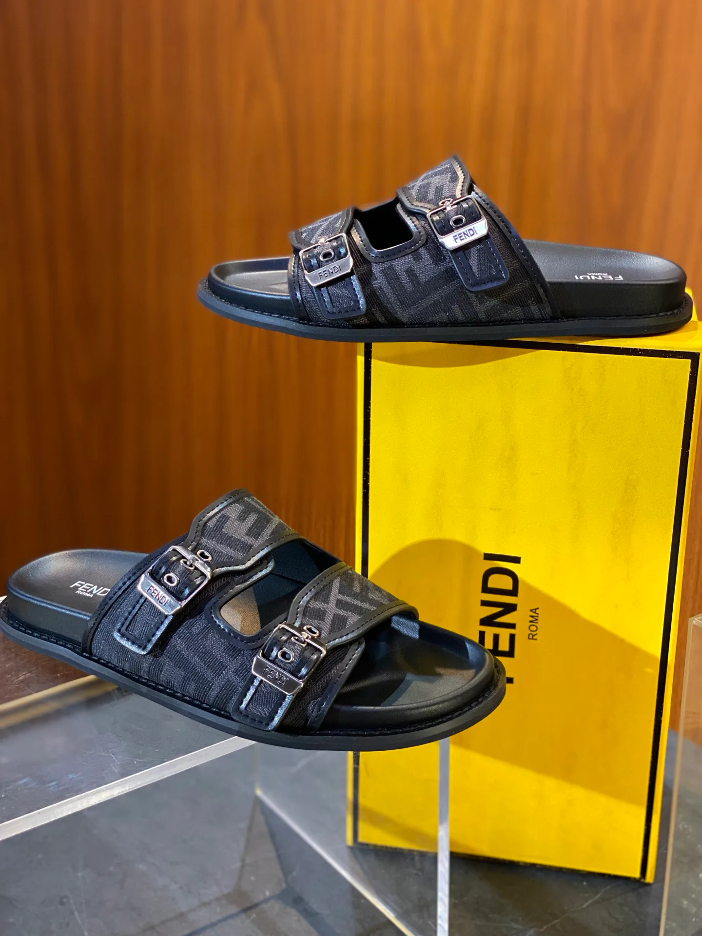 Шлепанцы Женские Fendi 12176