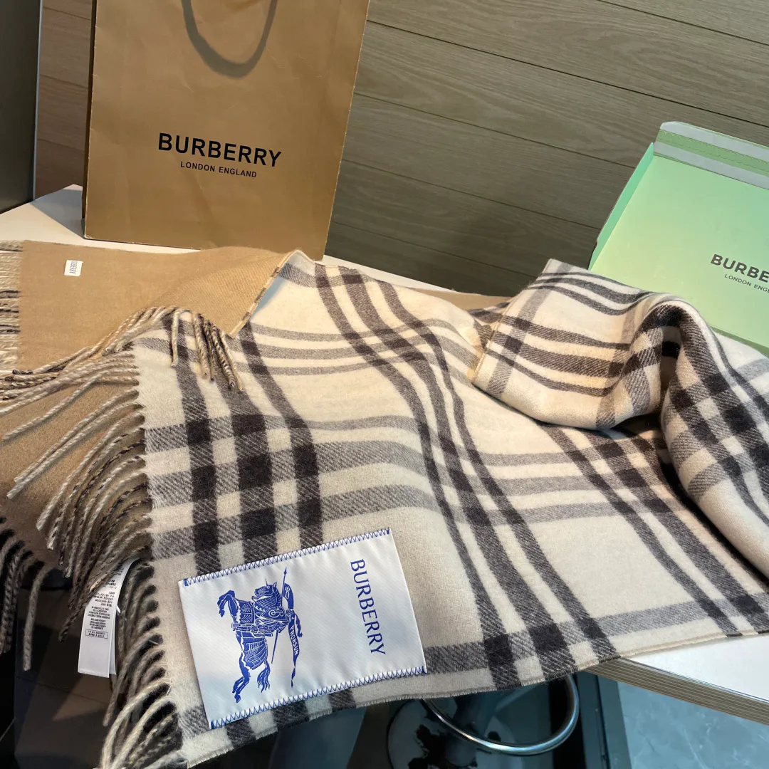 Шарфы Burberry 18449888