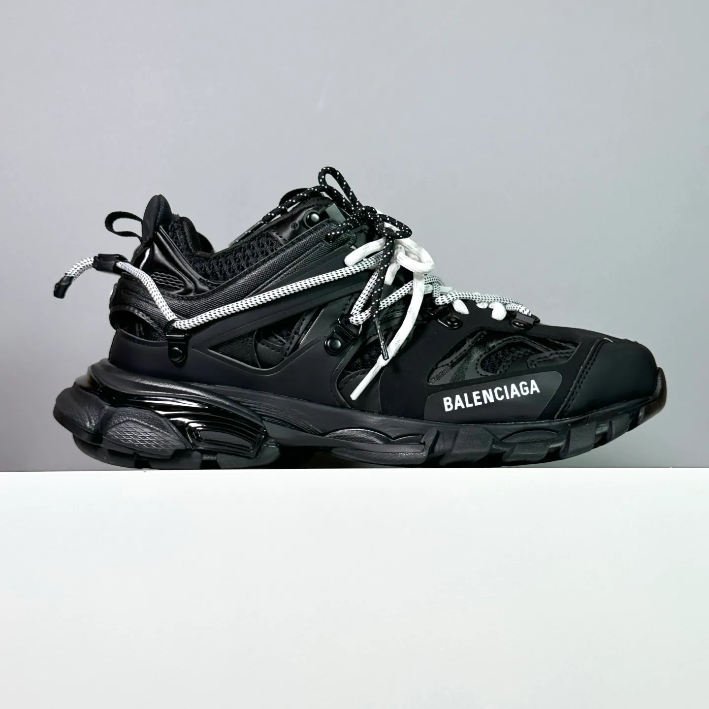 Кроссовки Женские Balenciaga 13467900