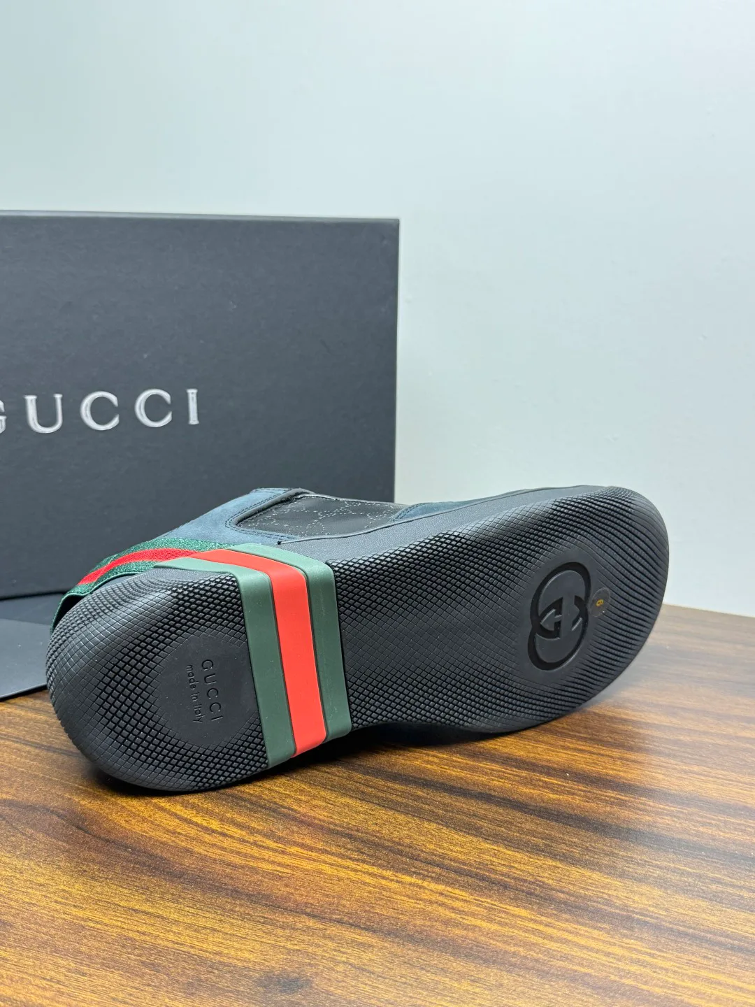 Кроссовки Женские Gucci 19057131