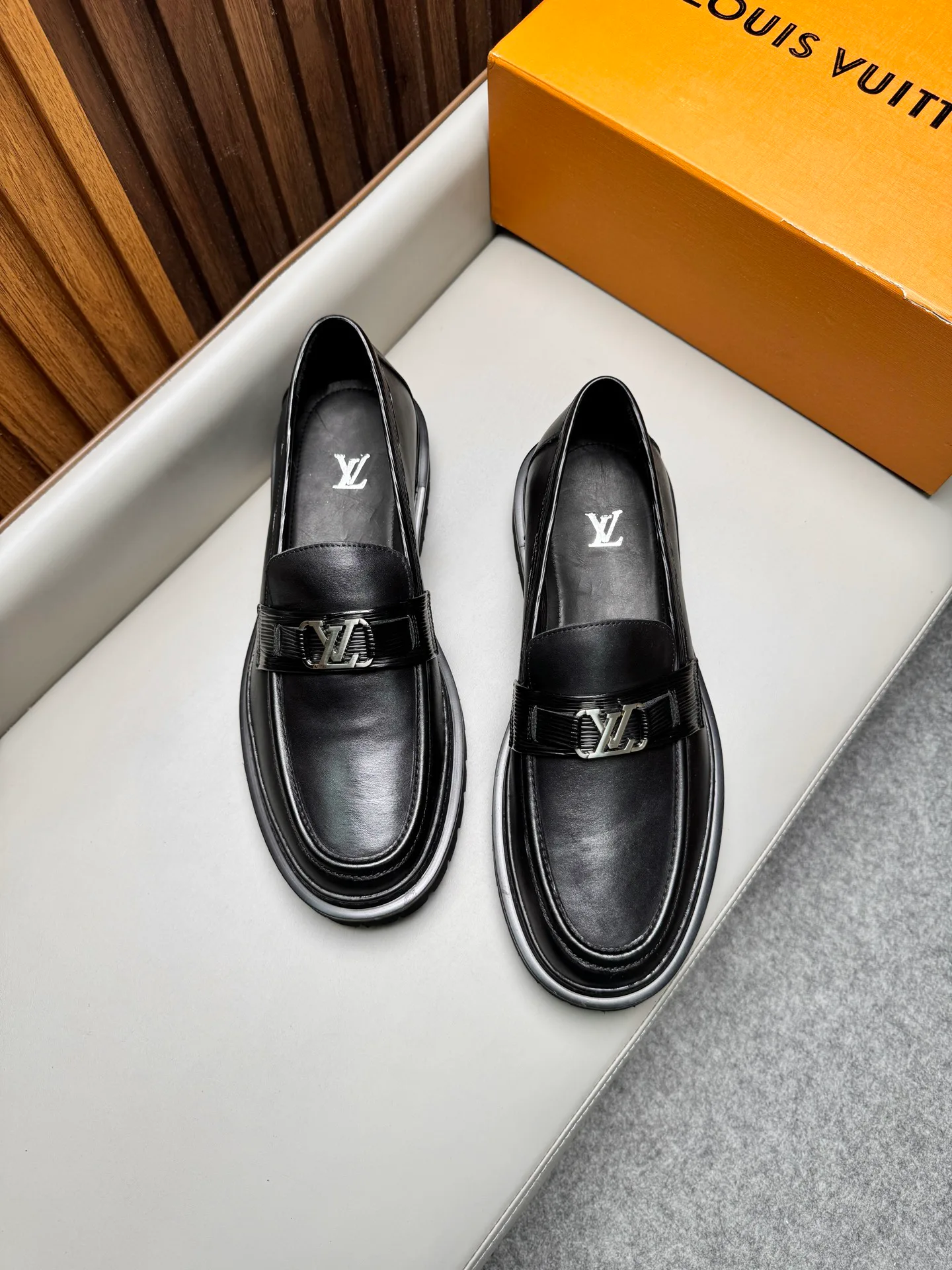 Лоферы И Туфли Мужские Louis Vuitton 17470883