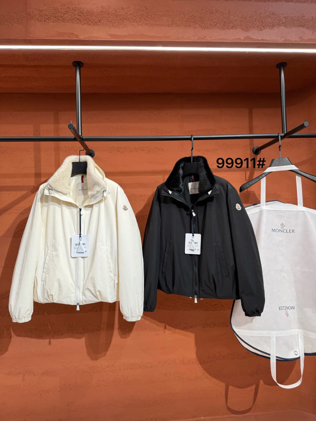 Куртки И Пуховики Женские Moncler 19579913