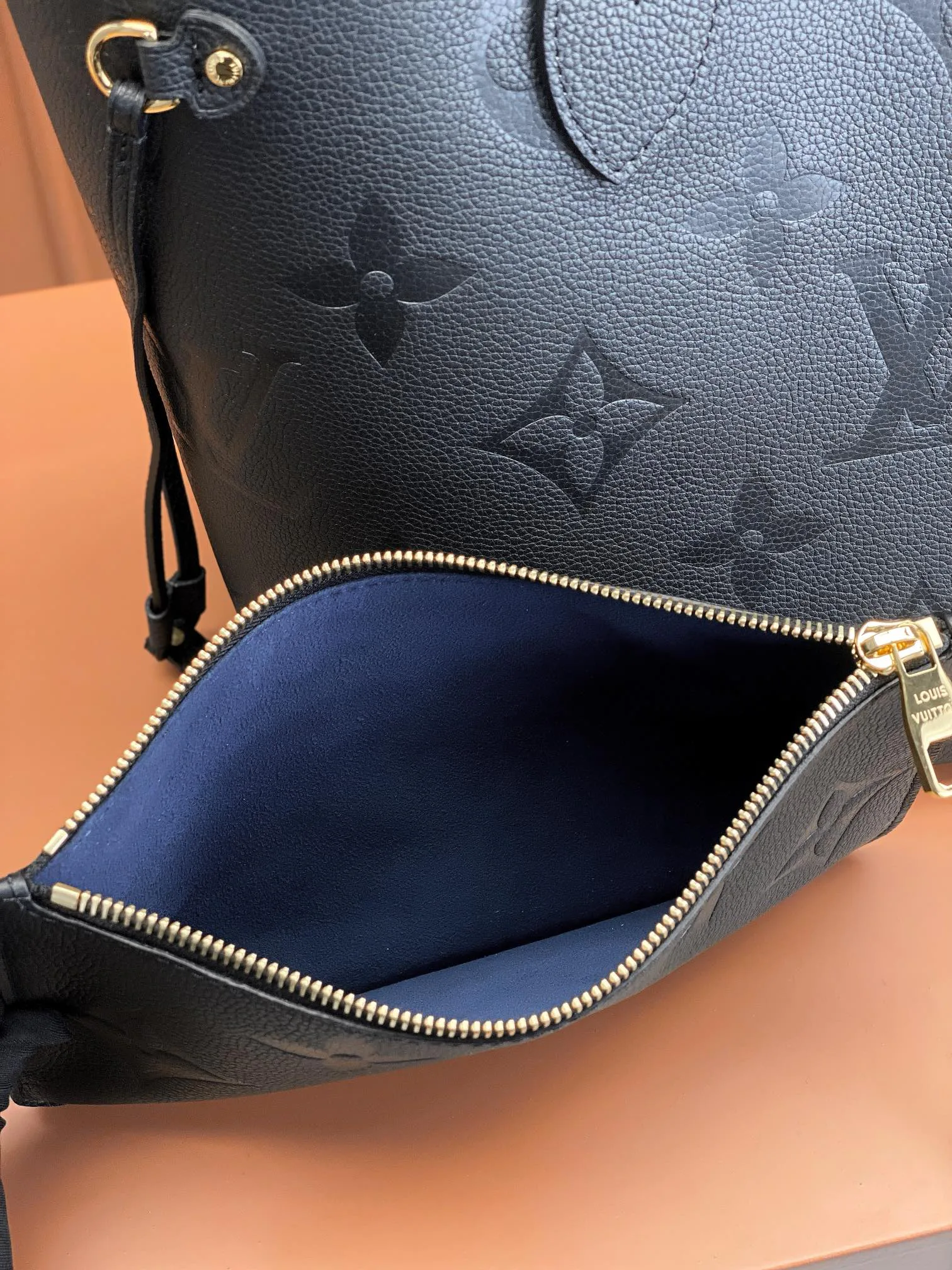 Классические Сумки Женские Louis Vuitton 17844902