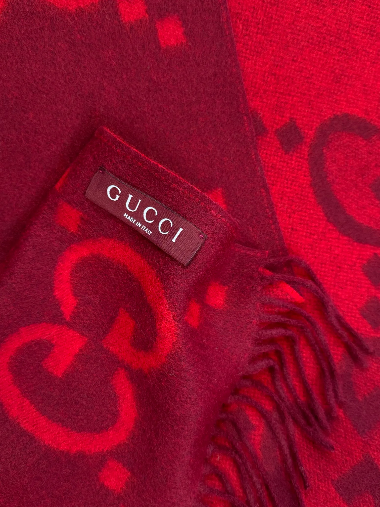 Шарфы Gucci 17935950
