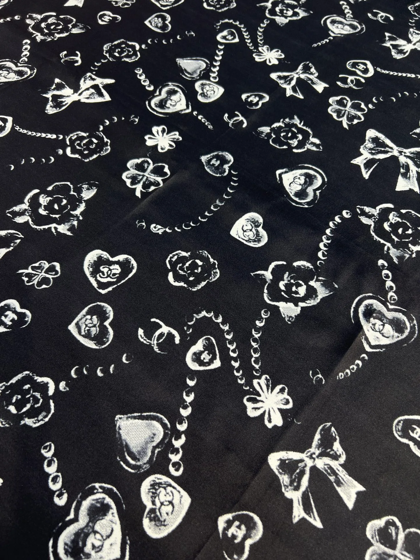 Шарфы Chanel 136900