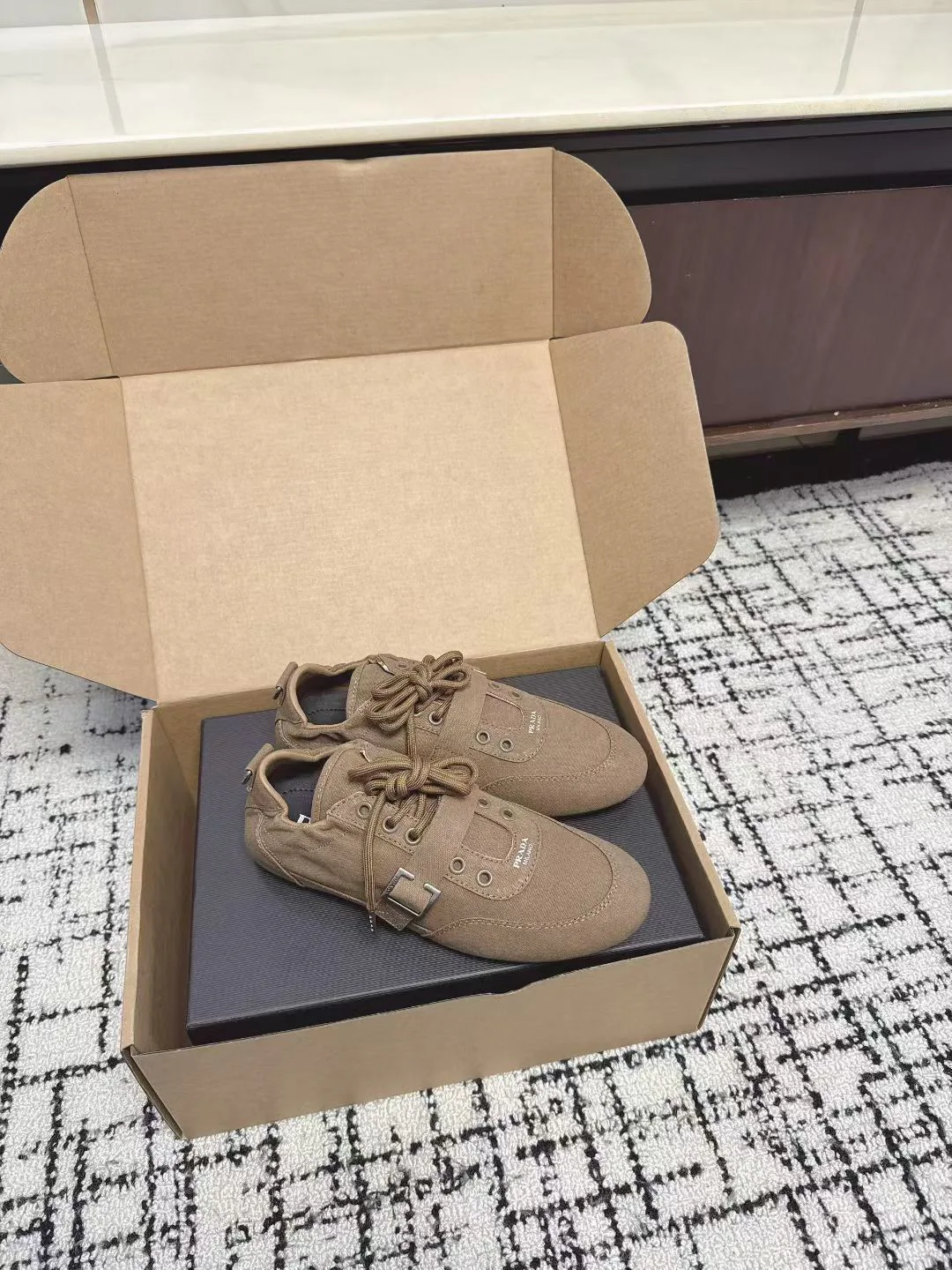 Кроссовки Женские Prada 786367