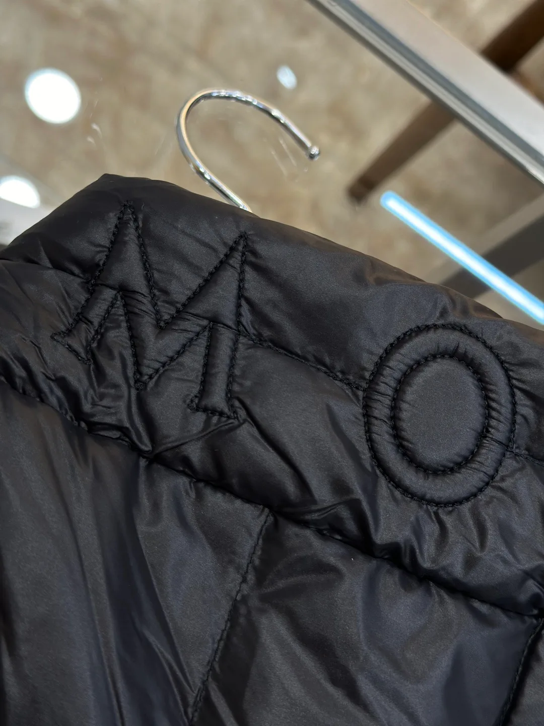 Куртки И Пуховики Мужские Moncler 18209649