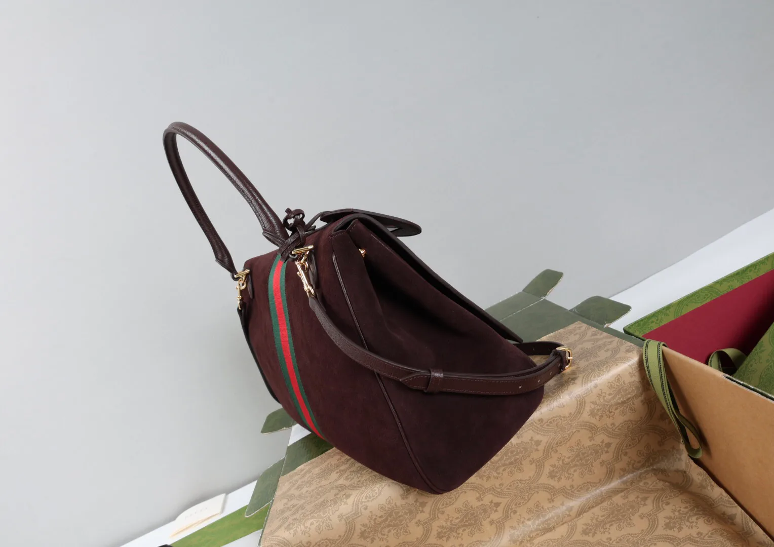 Классические Сумки Женские Gucci 18250560