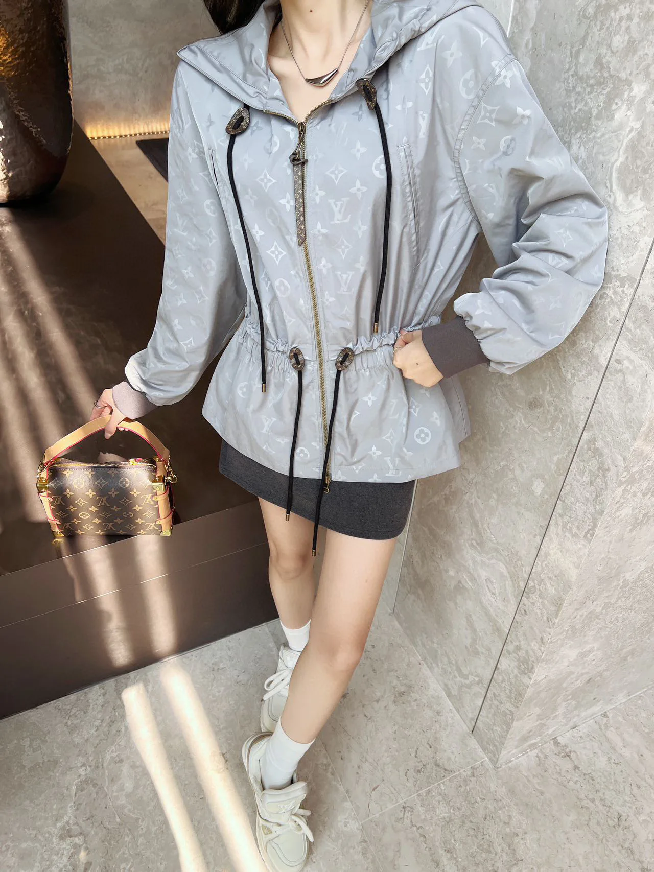 Куртки И Пуховики Женские Louis Vuitton 6634