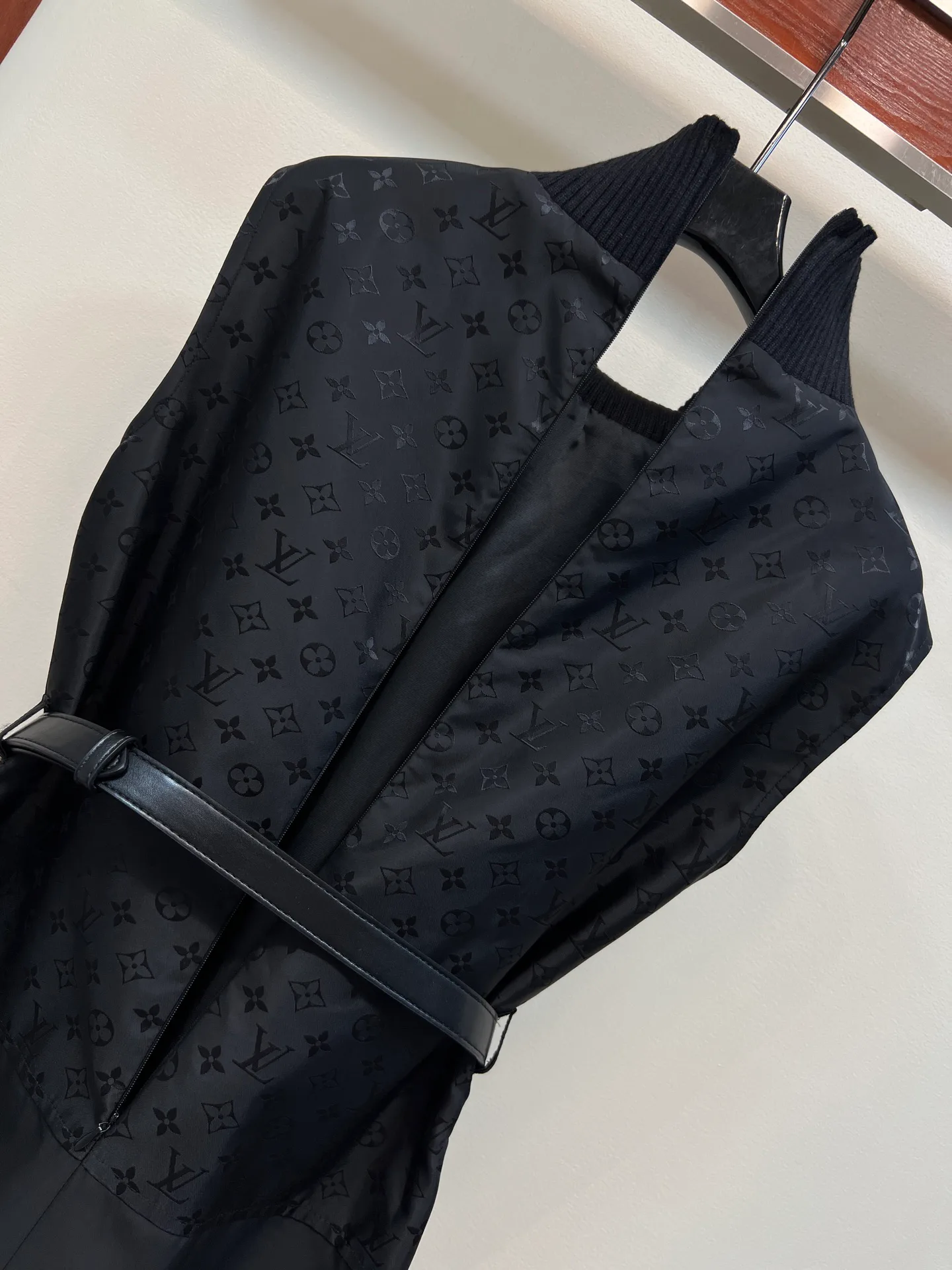 Платья Женские Louis Vuitton 19037688