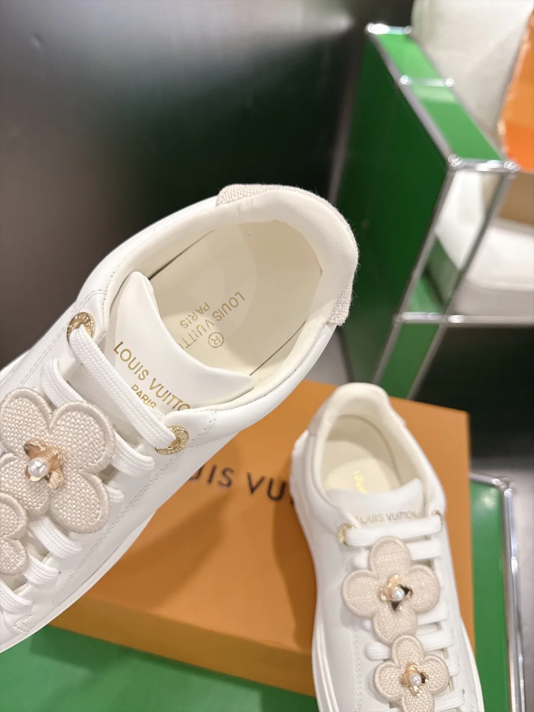 Кроссовки Женские Louis Vuitton 18857052